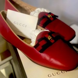 Gucci Agnello Plonge Rosso/red loafers flats with tiger gold face.